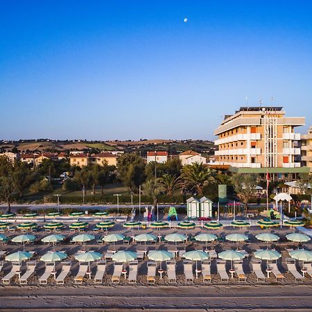 Una Hotels Imperial Beach Hotel มาร็อตตา ภายนอก รูปภาพ