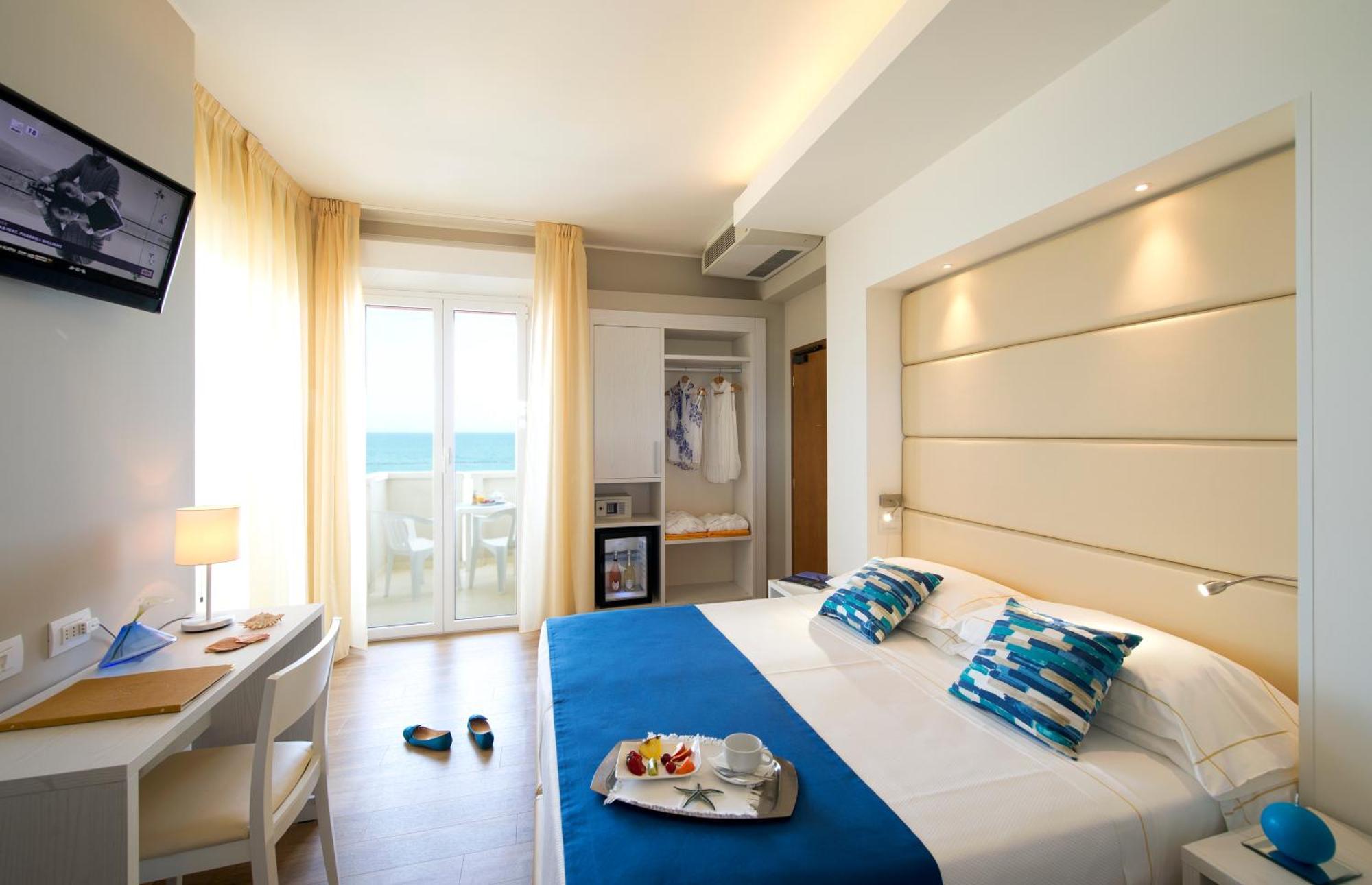 Una Hotels Imperial Beach Hotel มาร็อตตา ภายนอก รูปภาพ