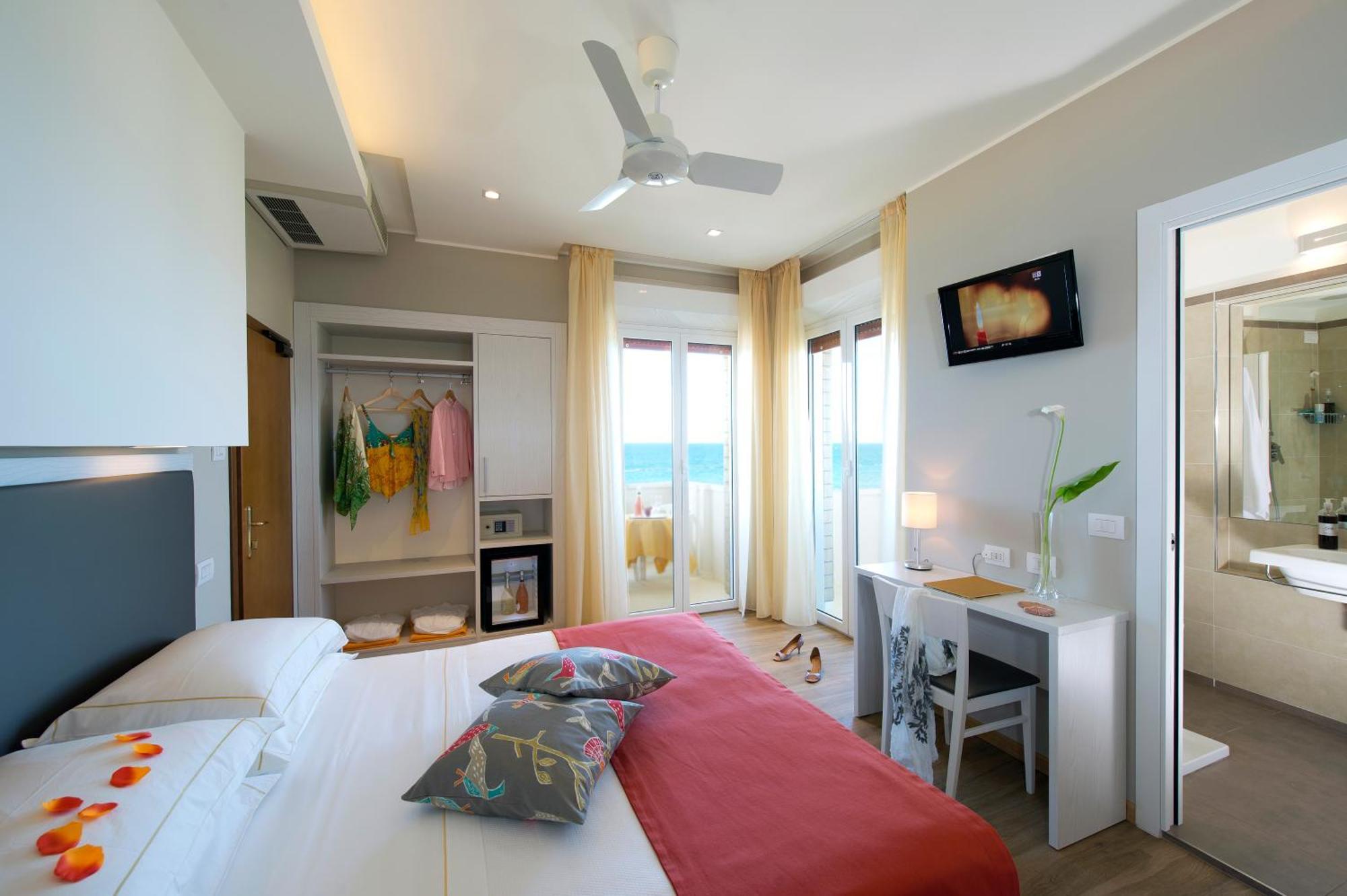 Una Hotels Imperial Beach Hotel มาร็อตตา ภายนอก รูปภาพ