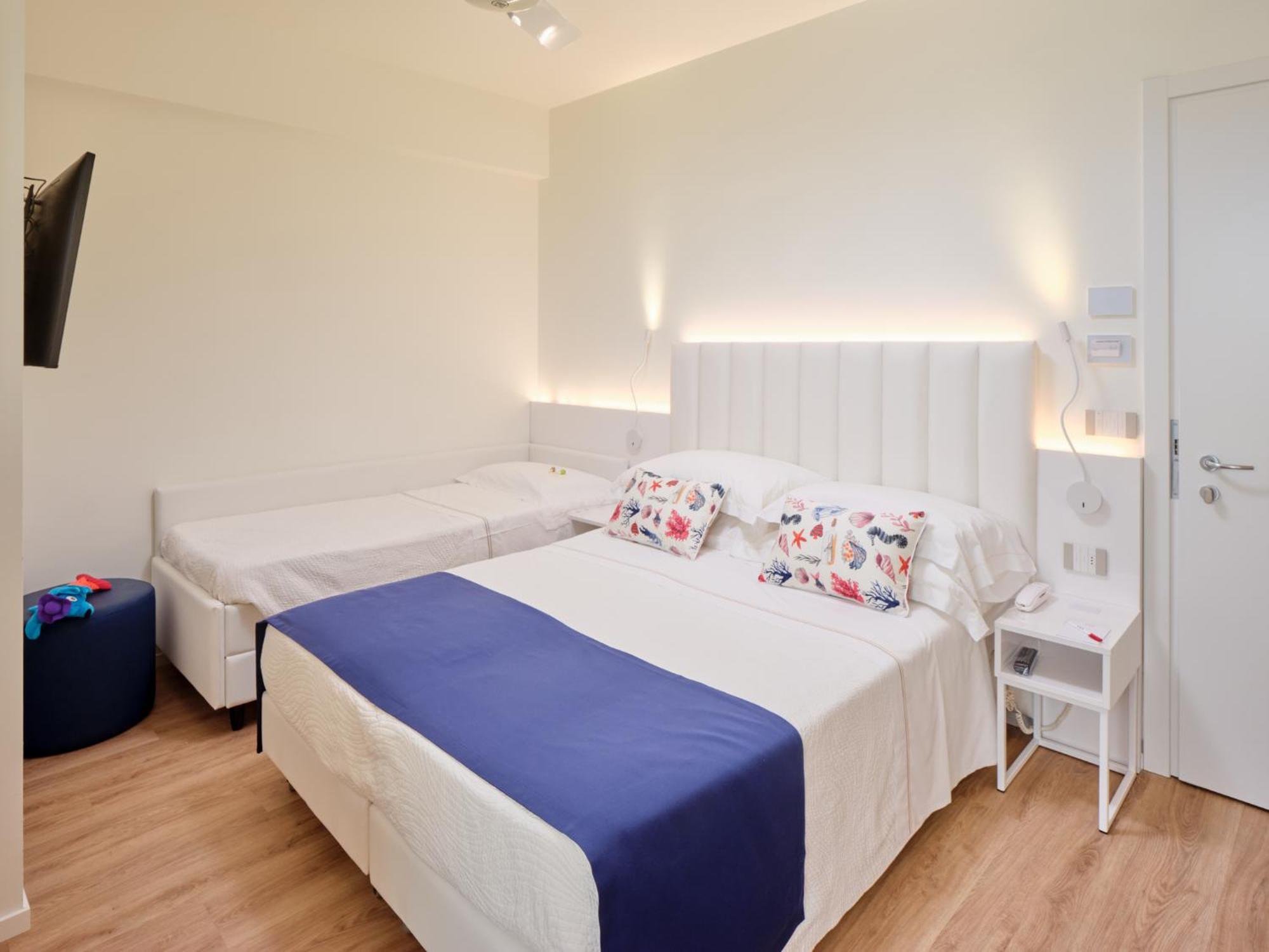 Una Hotels Imperial Beach Hotel มาร็อตตา ภายนอก รูปภาพ