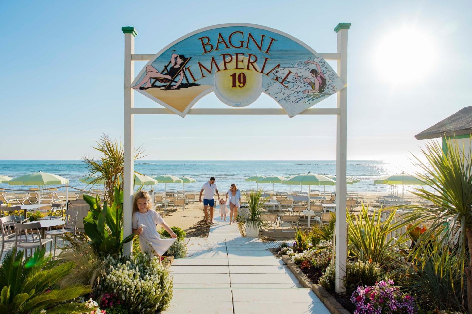 Una Hotels Imperial Beach Hotel มาร็อตตา ภายนอก รูปภาพ