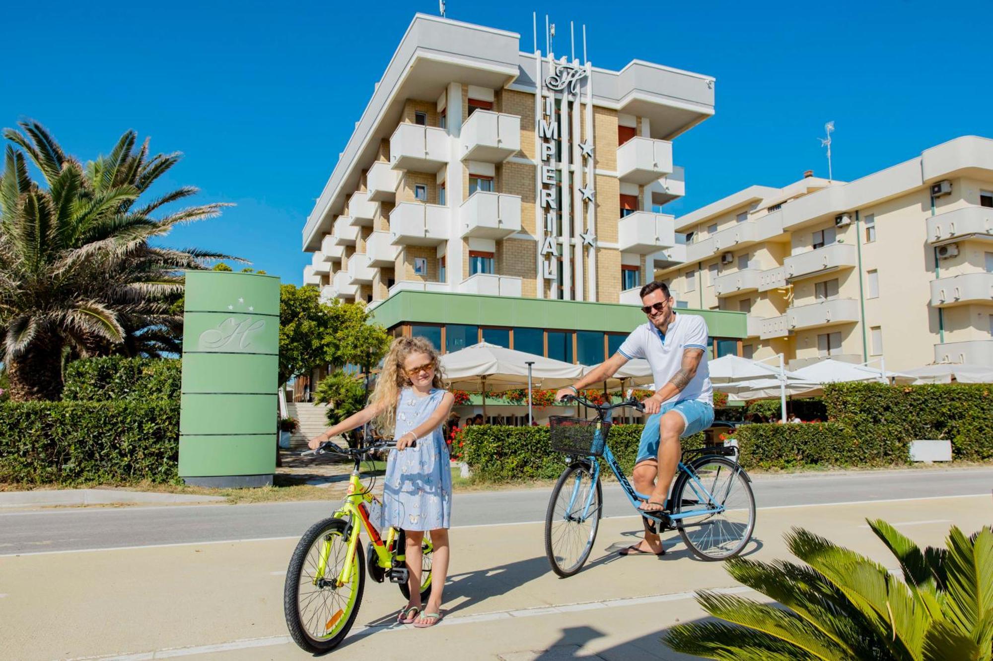 Una Hotels Imperial Beach Hotel มาร็อตตา ภายนอก รูปภาพ