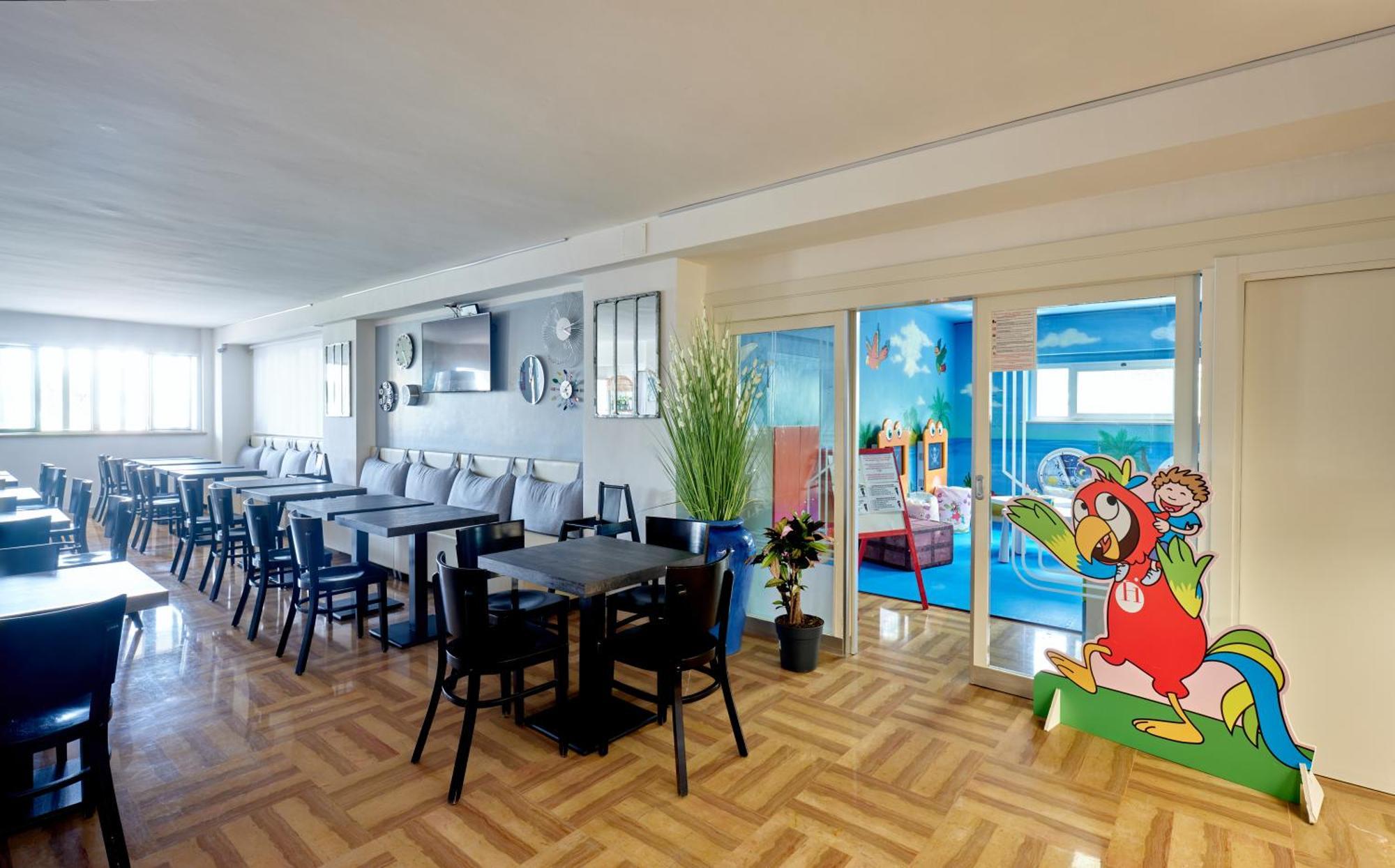 Una Hotels Imperial Beach Hotel มาร็อตตา ภายนอก รูปภาพ