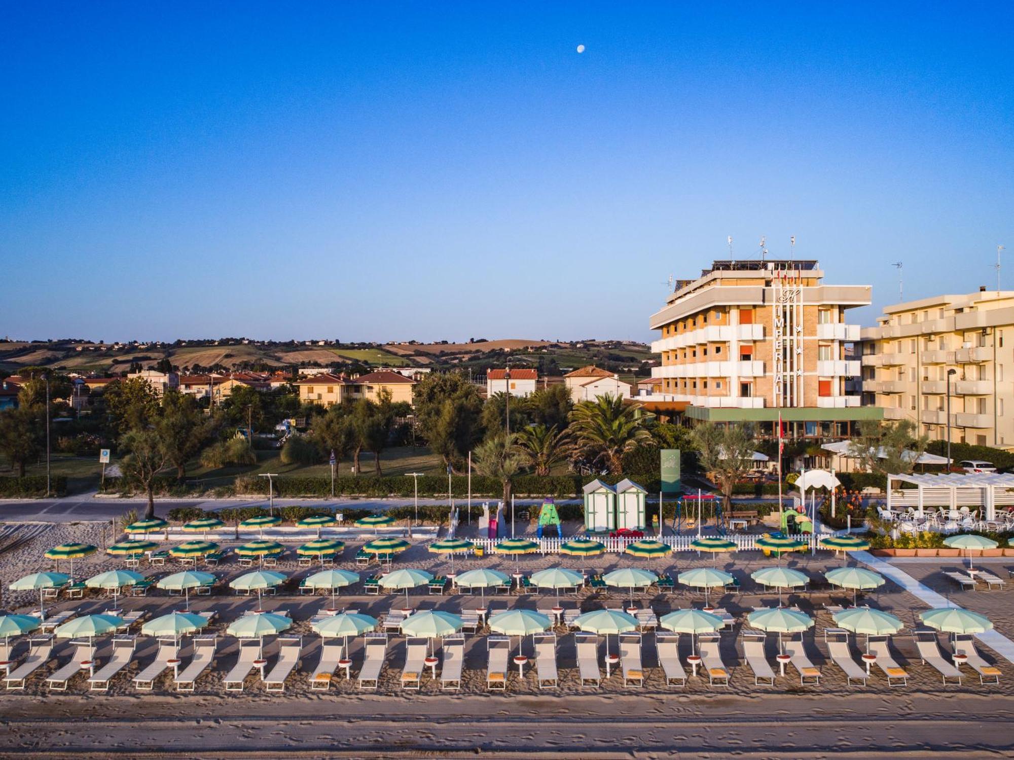 Una Hotels Imperial Beach Hotel มาร็อตตา ภายนอก รูปภาพ
