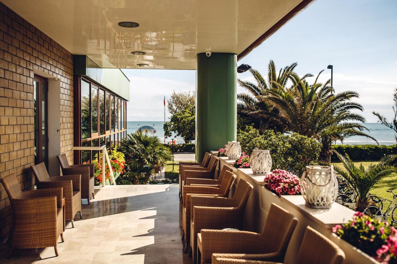 Una Hotels Imperial Beach Hotel มาร็อตตา ภายนอก รูปภาพ