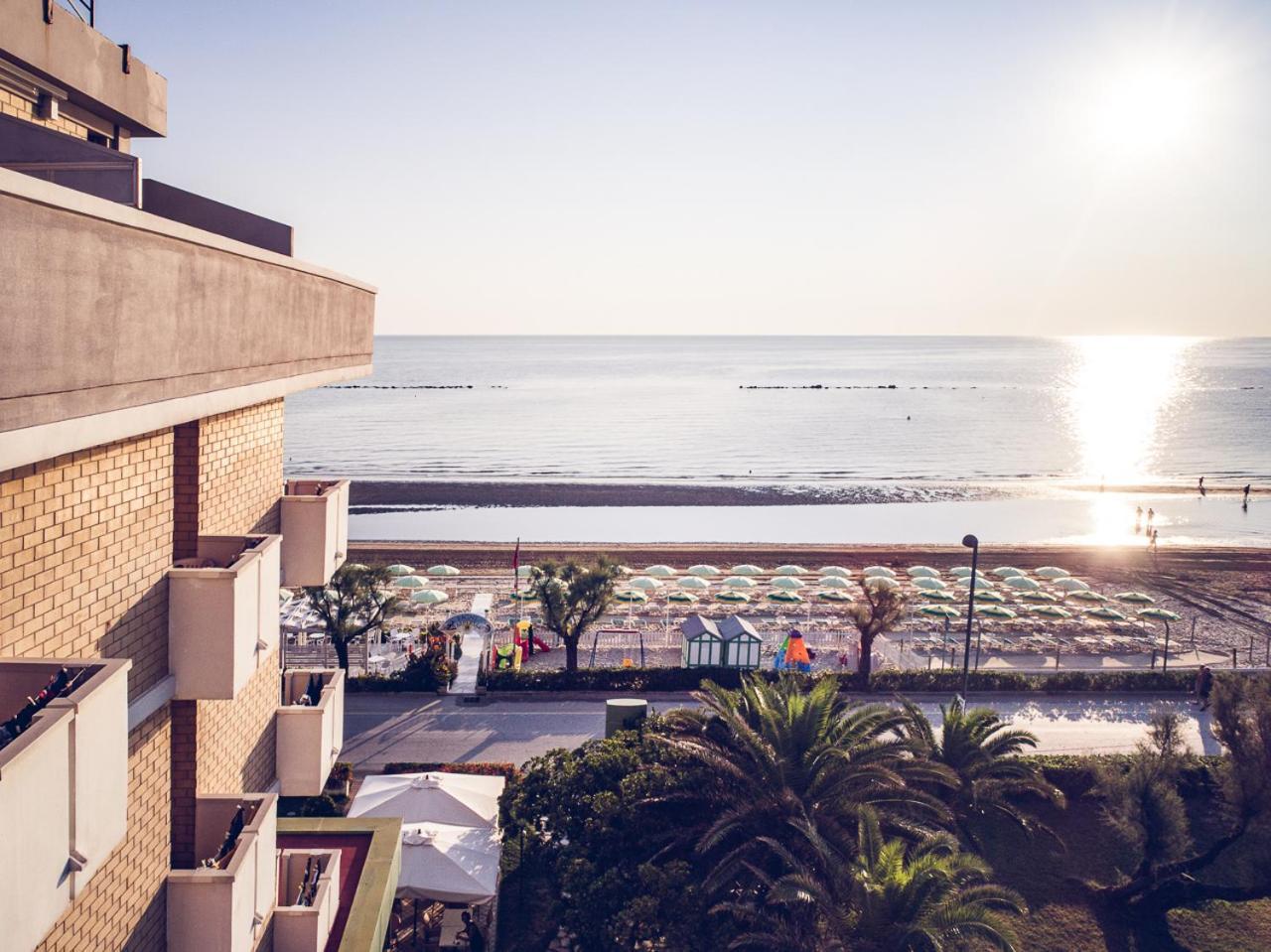 Una Hotels Imperial Beach Hotel มาร็อตตา ภายนอก รูปภาพ