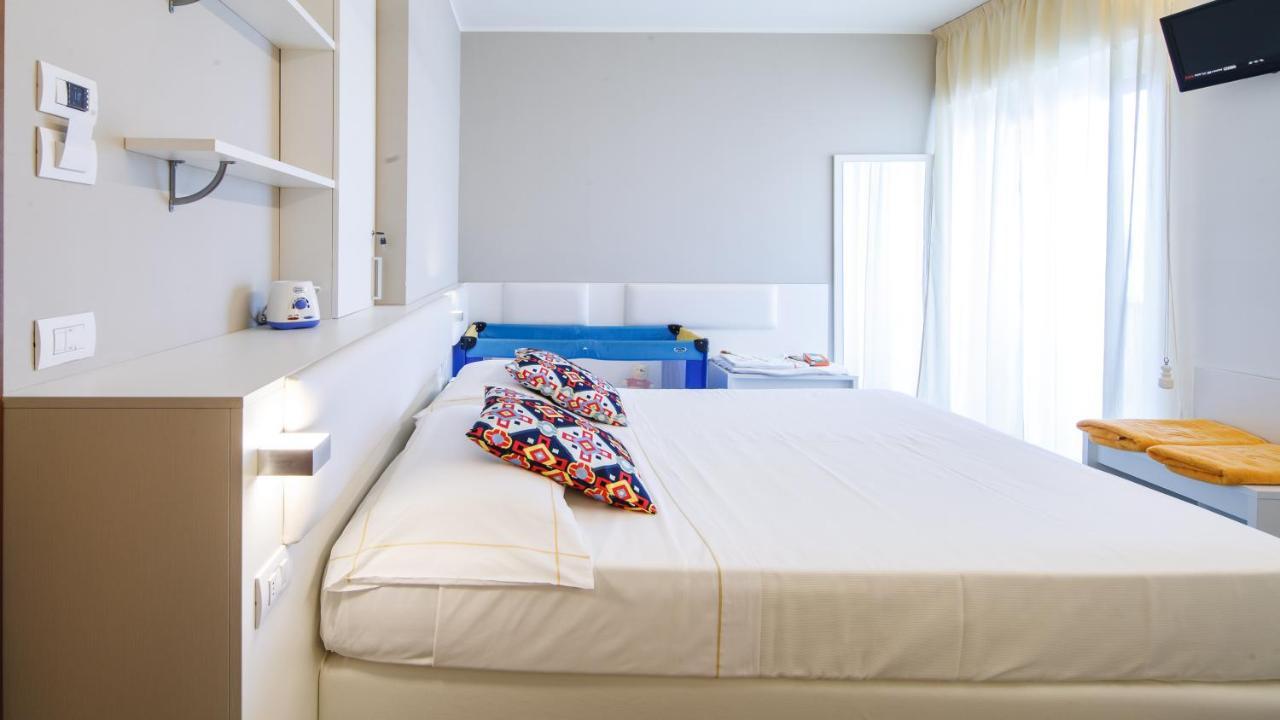 Una Hotels Imperial Beach Hotel มาร็อตตา ภายนอก รูปภาพ