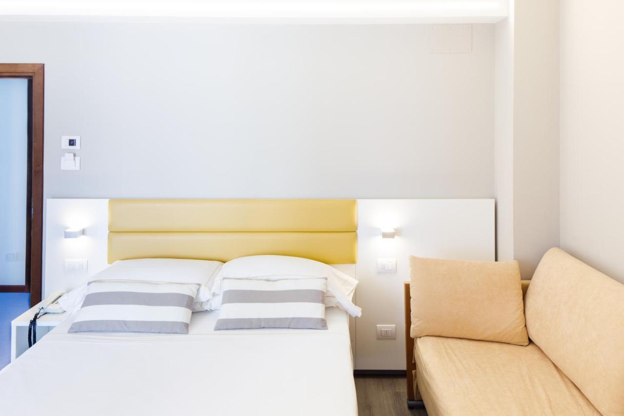 Una Hotels Imperial Beach Hotel มาร็อตตา ภายนอก รูปภาพ