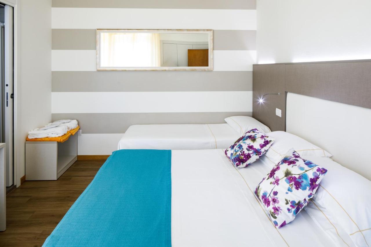 Una Hotels Imperial Beach Hotel มาร็อตตา ภายนอก รูปภาพ